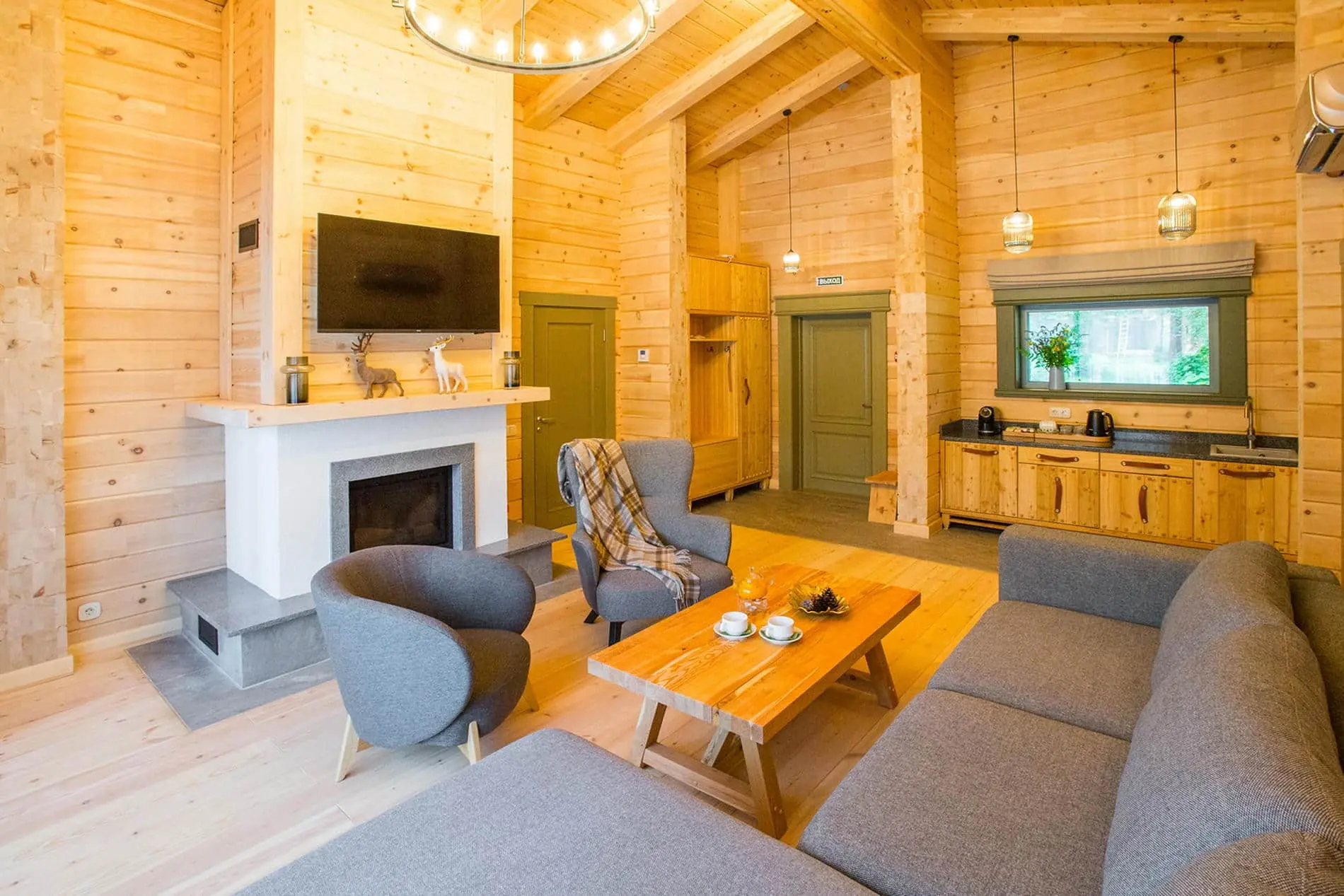 Семейное Шале с видом на реку