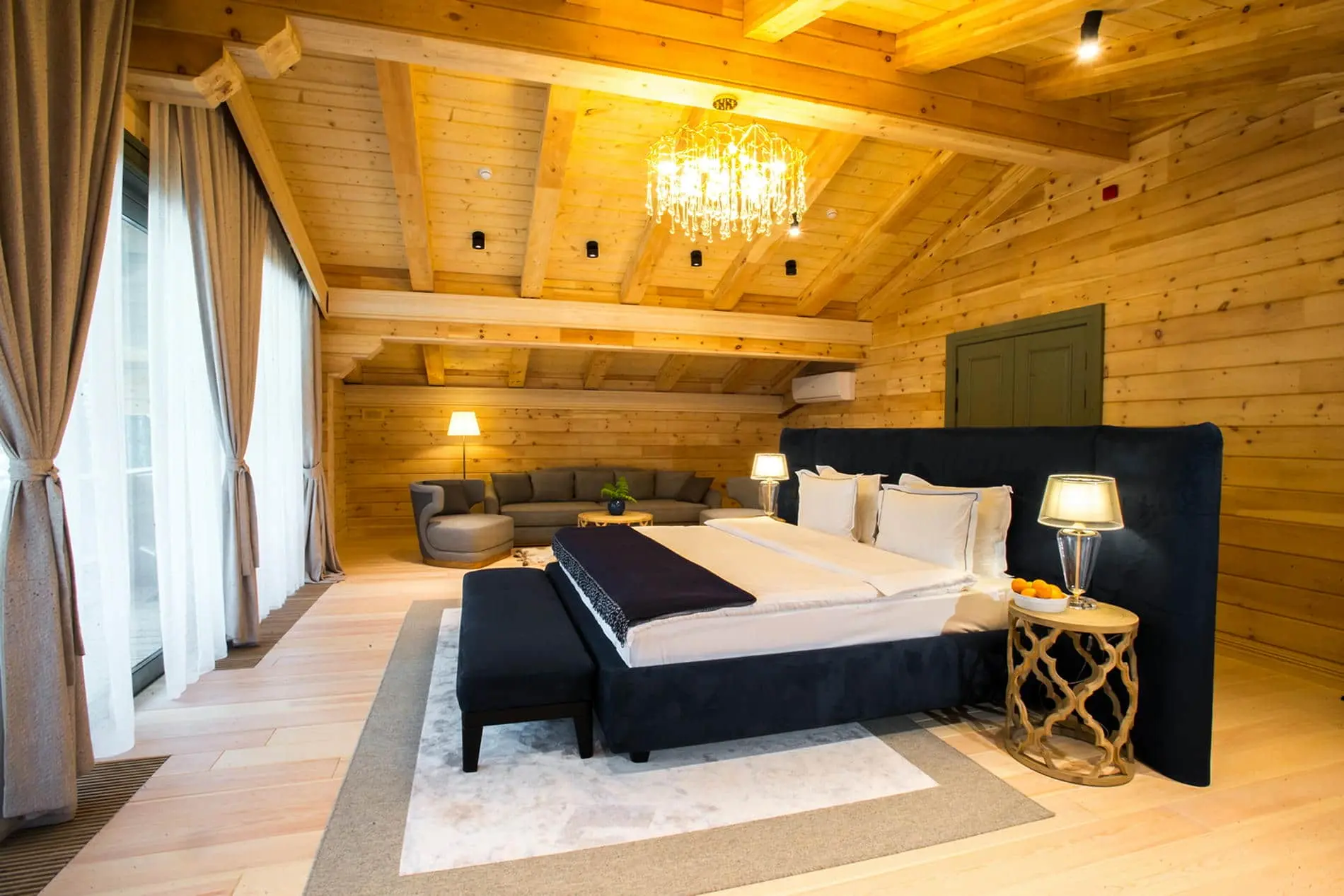 Гранд Шале с видом на реку